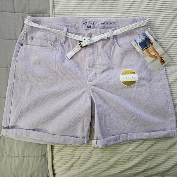 Riders by Lee Women's Lavender White Pin Stripe Midrise Shorts Size 16 - Picture 1 of 9
